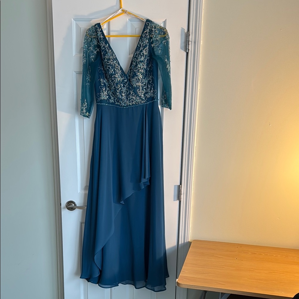 Elegant Teal Evening Gown
